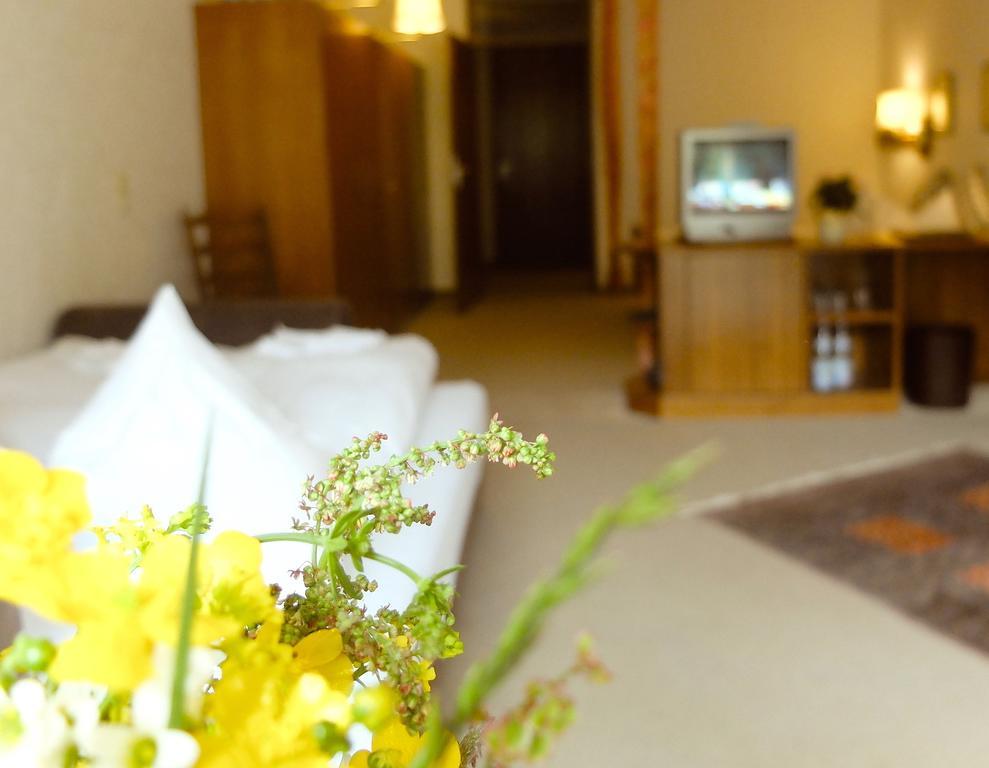 Hotel Valsana Am Kurpark Bad Wildbad Exterior photo