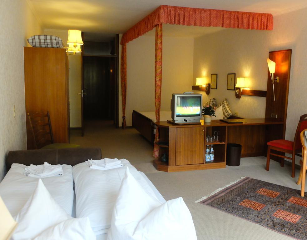 Hotel Valsana Am Kurpark Bad Wildbad Exterior photo