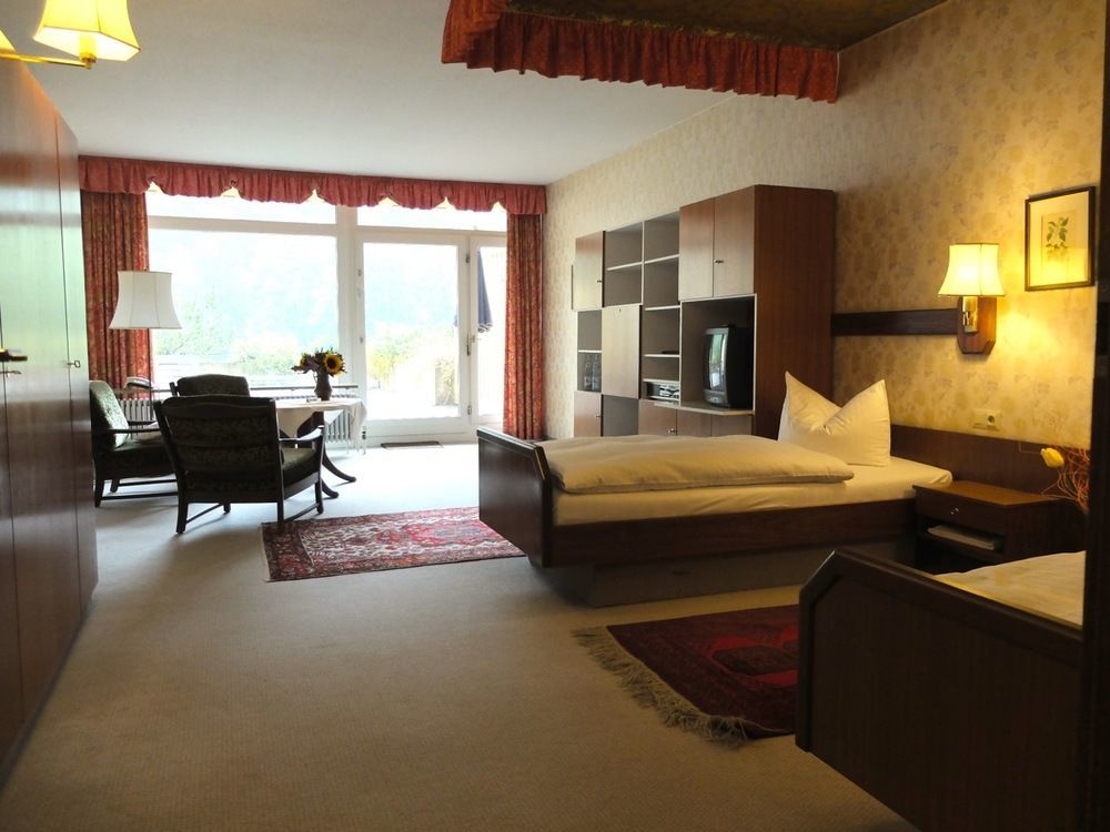 Hotel Valsana Am Kurpark Bad Wildbad Exterior photo