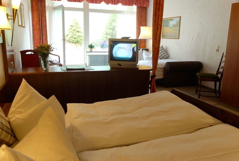 Hotel Valsana Am Kurpark Bad Wildbad Exterior photo