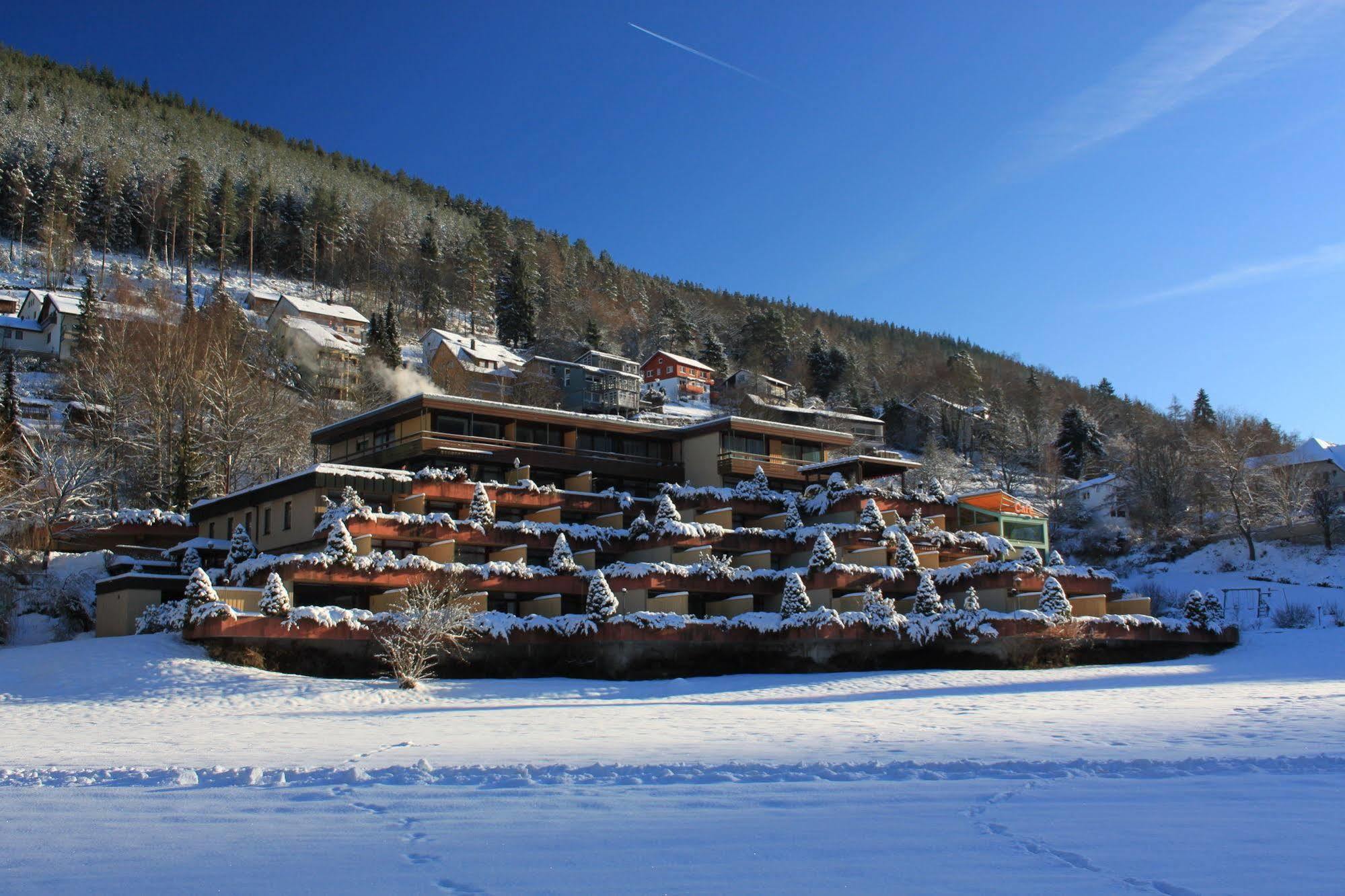Hotel Valsana Am Kurpark Bad Wildbad Exterior photo
