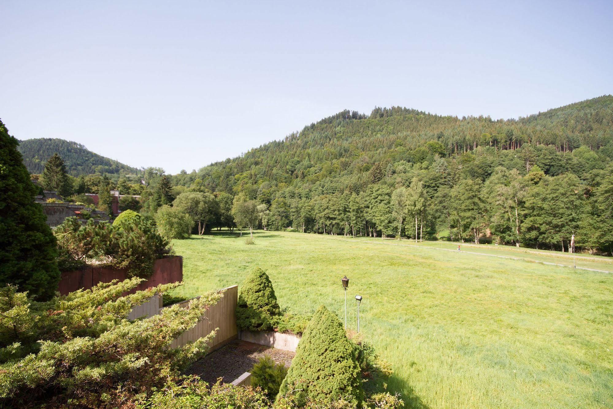 Hotel Valsana Am Kurpark Bad Wildbad Exterior photo